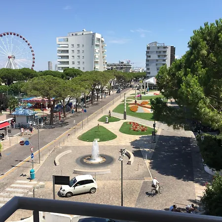 Cristina Hotel 2*