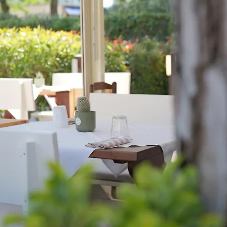 Cristina Hotel