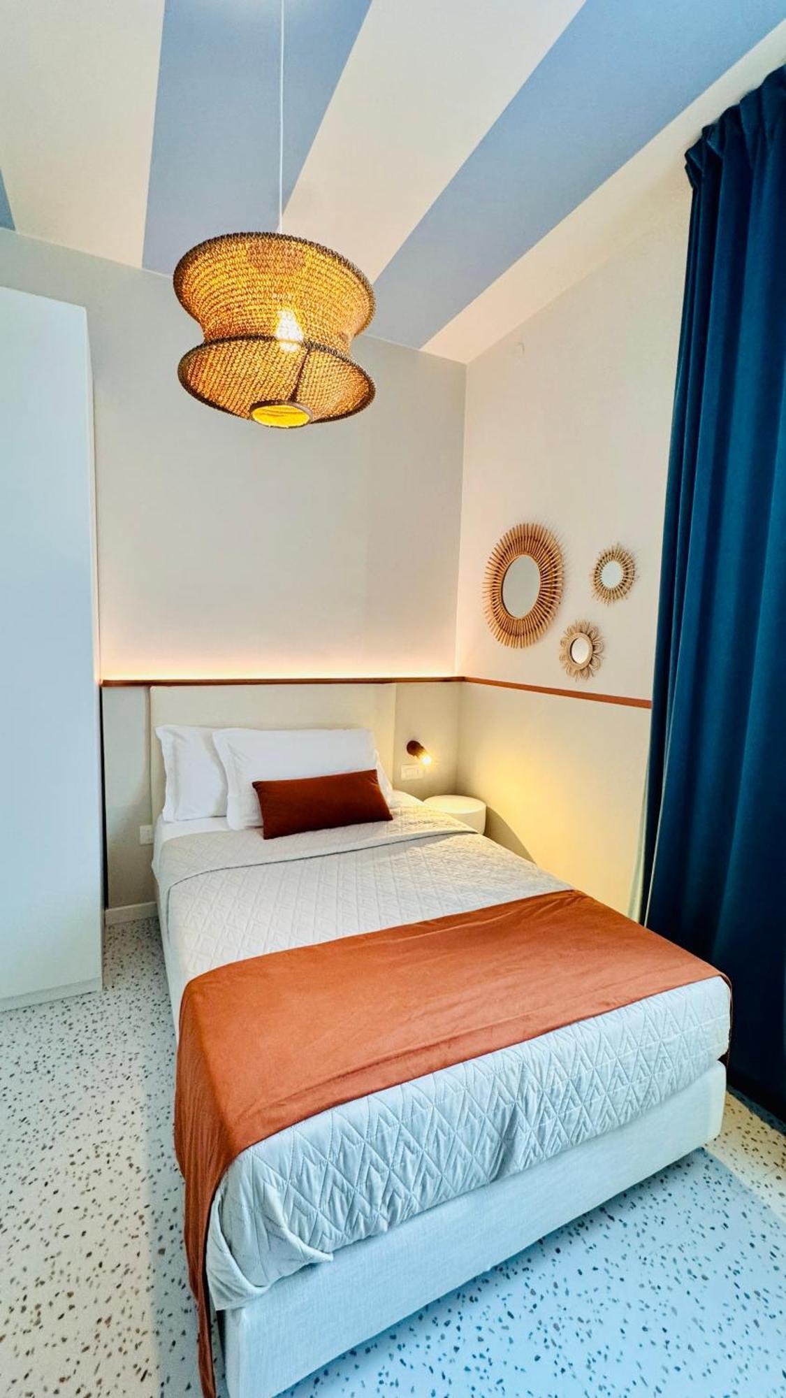 Cristina Hotel 2*