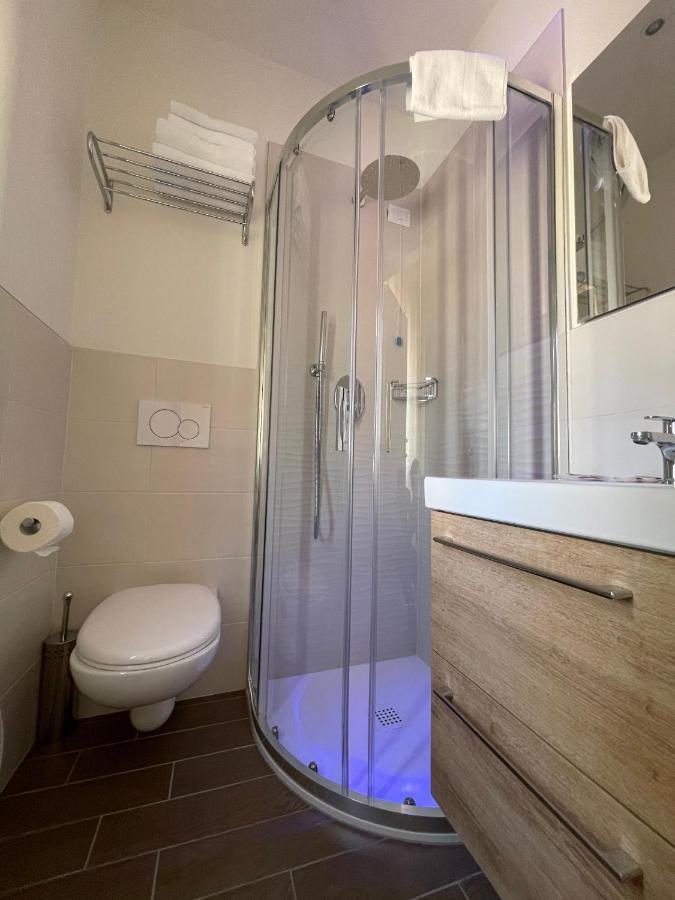 Cristina Hotel 2*